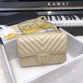 「#10256」Chanel 2018 Big V Beige Gold Chain Gold Buckle 20cm AS5500