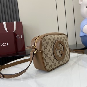 「#3788」GUCCI Blondie 820429 21x 15.5x 8