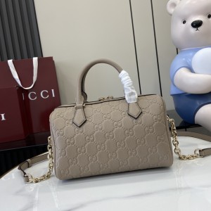 「#3798」GUCCI GG Emblem  815255 25.5x 16x 14