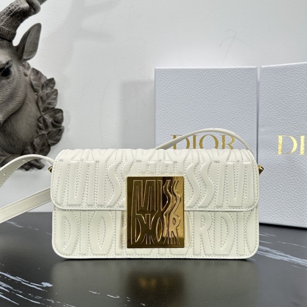 「#2094」 dior  2610  Milky white  22*11*6cm