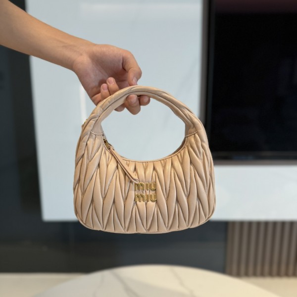 「#9141」 miumiu 5BC125 20*6*17cm 「#9141」 miumiu 5BC125 20*6*17cm