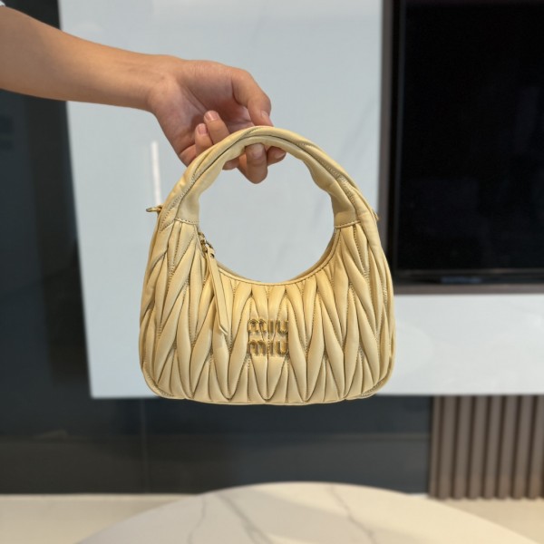 「#9142」 miumiu 5BC125 20*6*17cm 「#9142」 miumiu 5BC125 20*6*17cm