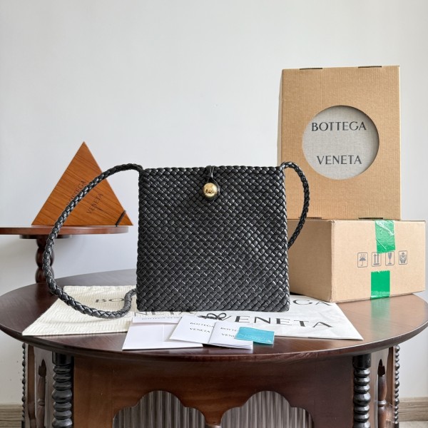 「#11011」BOTTEGA VENETA Tosca 777680 17*19.5*1cm