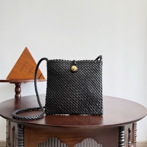 「#11011」BOTTEGA VENETA Tosca 777680 17*19.5*1cm