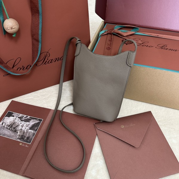 「#7338」Loro Piana mobile phone bag - 20cm*15cm*4cm - warm beige 「#7338」Loro Piana mobile phone bag - 20cm*15cm*4cm - warm beige