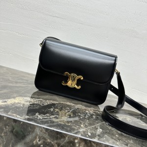 「#3873」CELINE  TRIOMPHE 187366 22 X 16.5 X 7