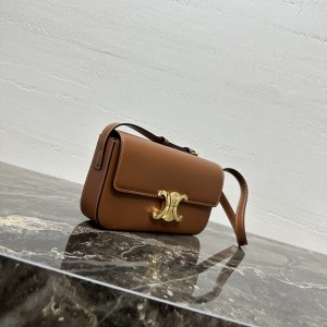 「#3882」CELINE  TRIOMPHE 194143 20 X 10 X 4