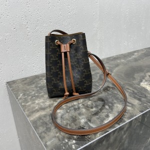 「#3923」CELINE SAILOR 10M742 13.5 X 17.5 X 11