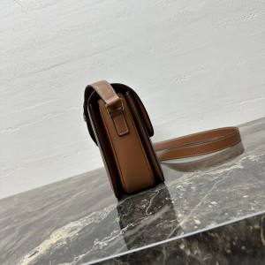 「#3954」CELINE TRIOMPHE  187366 22 X 16.5 X 7