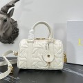 「#2099」 dior 1365 White 20.5 x 13.5 x 12cm 「#2099」 dior 1365 White 20.5 x 13.5 x 12cm