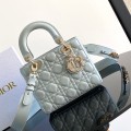 「#2001」dior M0538   Light Blue   20 x 17 x 8 cm