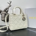 「#2105」 dior  0565 White 24×20×11cm