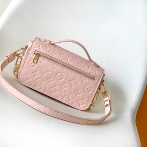 「#0016」Louis Vuitton  Pochette Métis East West M12735  21.5 x 13.5 x 6.0 