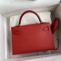 「#4192」 Hermès Epsom leather, bright red, second generation Mini Kelly, silver buckle, 19cm
