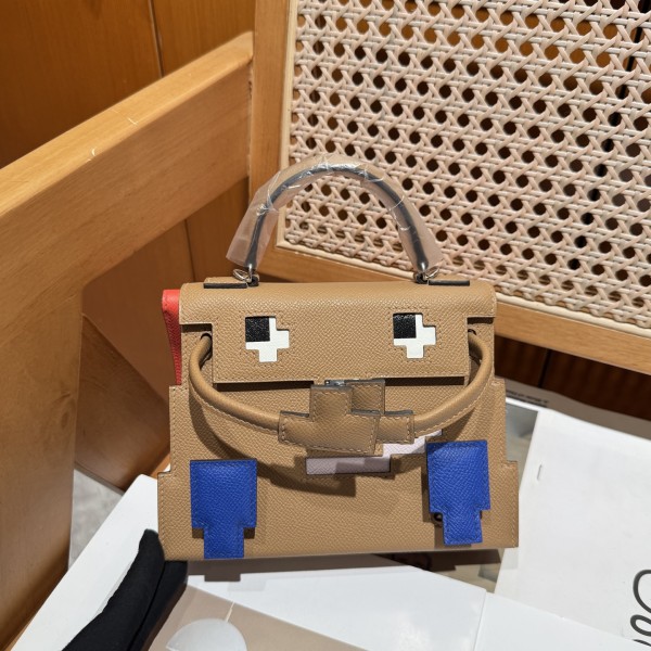 「#4204」 Hermes Milk Tea Kelly Doll Mosaic Doll Bag 19cm 「#4204」 Hermes Milk Tea Kelly Doll Mosaic Doll Bag 19cm