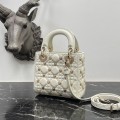「#2119」 dior M0505 White   17 x 15 x 7cm