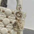 「#2119」 dior M0505 White   17 x 15 x 7cm