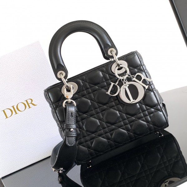 「#2002」dior  M0538  black  20 x 17 x 8