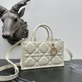 「#2125」 dior 1160 White 21.5 x 13 x 7.5cm