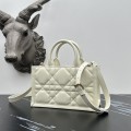 「#2125」 dior 1160 White 21.5 x 13 x 7.5cm