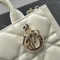 「#2125」 dior 1160 White 21.5 x 13 x 7.5cm