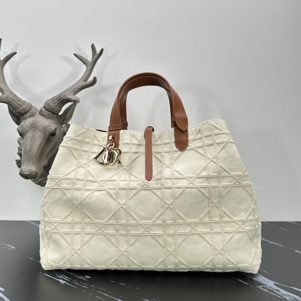 「#2135」 dior 1165 White  37×20×28.5cm