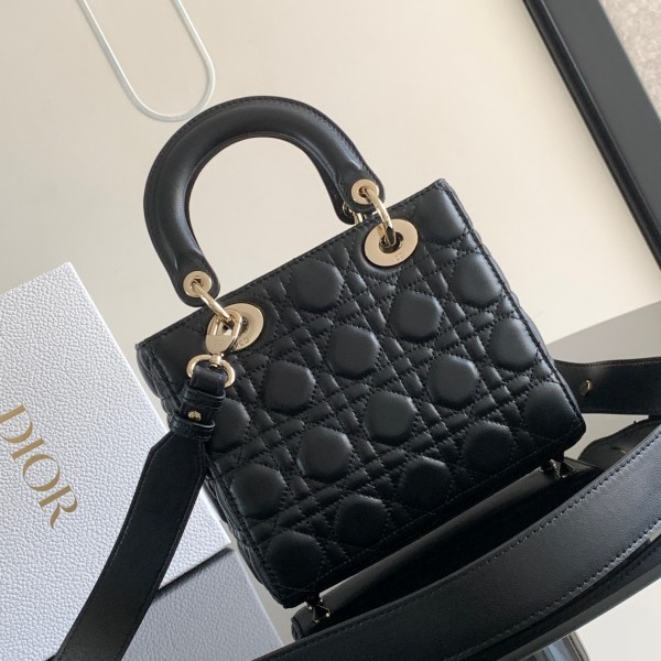 「#2005」dior M0538  black  20 x 17 x 8 （cm）
