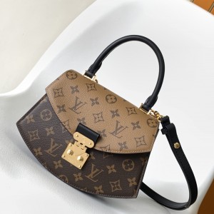 「#0044」Louis Vuitton TILSITT M46548  23.5*16.5*8cm