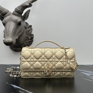 「#2175」 dior 1128 bright gold 21×11.5×4.5cm 