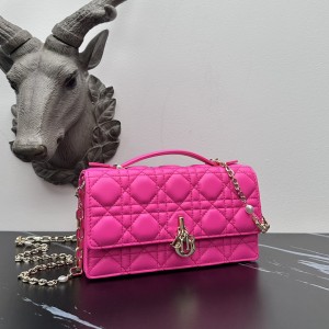 「#2177」 dior 1128 Rose red 21×11.5×4.5cm 