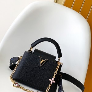 「#0073」Louis Vuitton Capucines  M13878 27.0 x 17.3 x 9.0