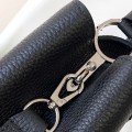 「#0075」Louis Vuitton Capucines BB M12345  27.0 x 17.3 x 9.0