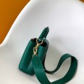 「#0091」Louis Vuitton  Capucines M25218  21.0 x 14.0 x 8.0