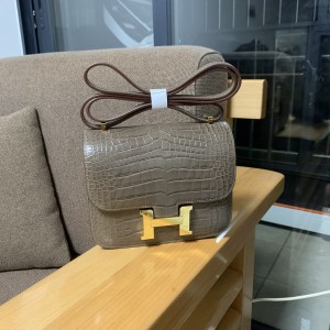 「#4323」 Hermès Constance Elephant Grey Crocodile Pattern Gold Buckle Bag 19cm