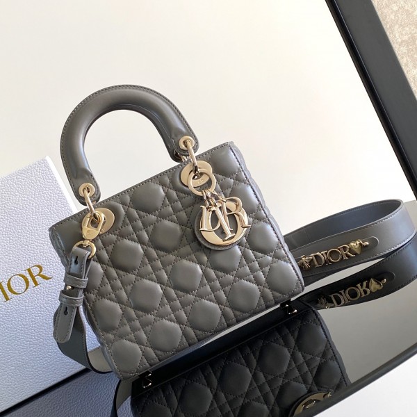 「#2015」dior M0538 Cement ash  20 x 17 x 8 （cm）