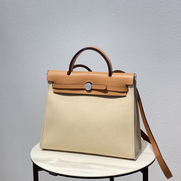 「#4329」 Hermès Beige and White Herbag 31CM