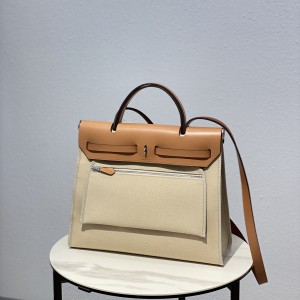 「#4329」 Hermès Beige and White Herbag 31CM