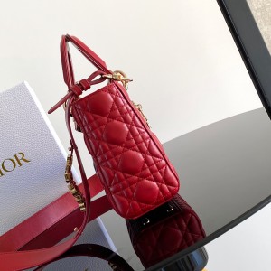 「#2017」dior M0538 Bright Red 20 x 17 x 8 （cm）