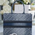 「#2197」 dior 8001 blue 36.5X27.5X16.5cm 「#2197」 dior 8001 blue 36.5X27.5X16.5cm