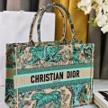 「#2200」 dior 8001  Apricot and green 36.5X27.5X16.5cm