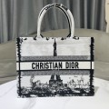 「#2204」 dior 8001 36 x 27.5 x 16.5 cm