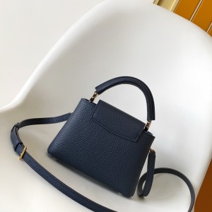 「#0126」Louis Vuitton  Capucines  M24729 21.0 x 13.6 x 8.0