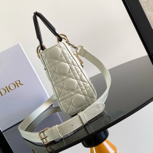 「#2018」dior M0538 Pearl White20 x 17 x 8 （cm）