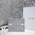「#2211」 dior 8002 26.5 x 21 x 14cm 「#2211」 dior 8002 26.5 x 21 x 14cm