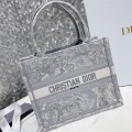 「#2211」 dior 8002 26.5 x 21 x 14cm 「#2211」 dior 8002 26.5 x 21 x 14cm
