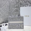「#2211」 dior 8002 26.5 x 21 x 14cm 「#2211」 dior 8002 26.5 x 21 x 14cm