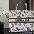 「#2212」 dior  8001  42X35X18cm
