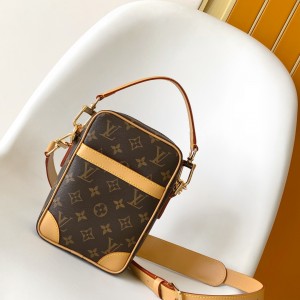 「#0140」Louis Vuitton Pharrell Williams M14013    13.5 x 20.0 x 8.0